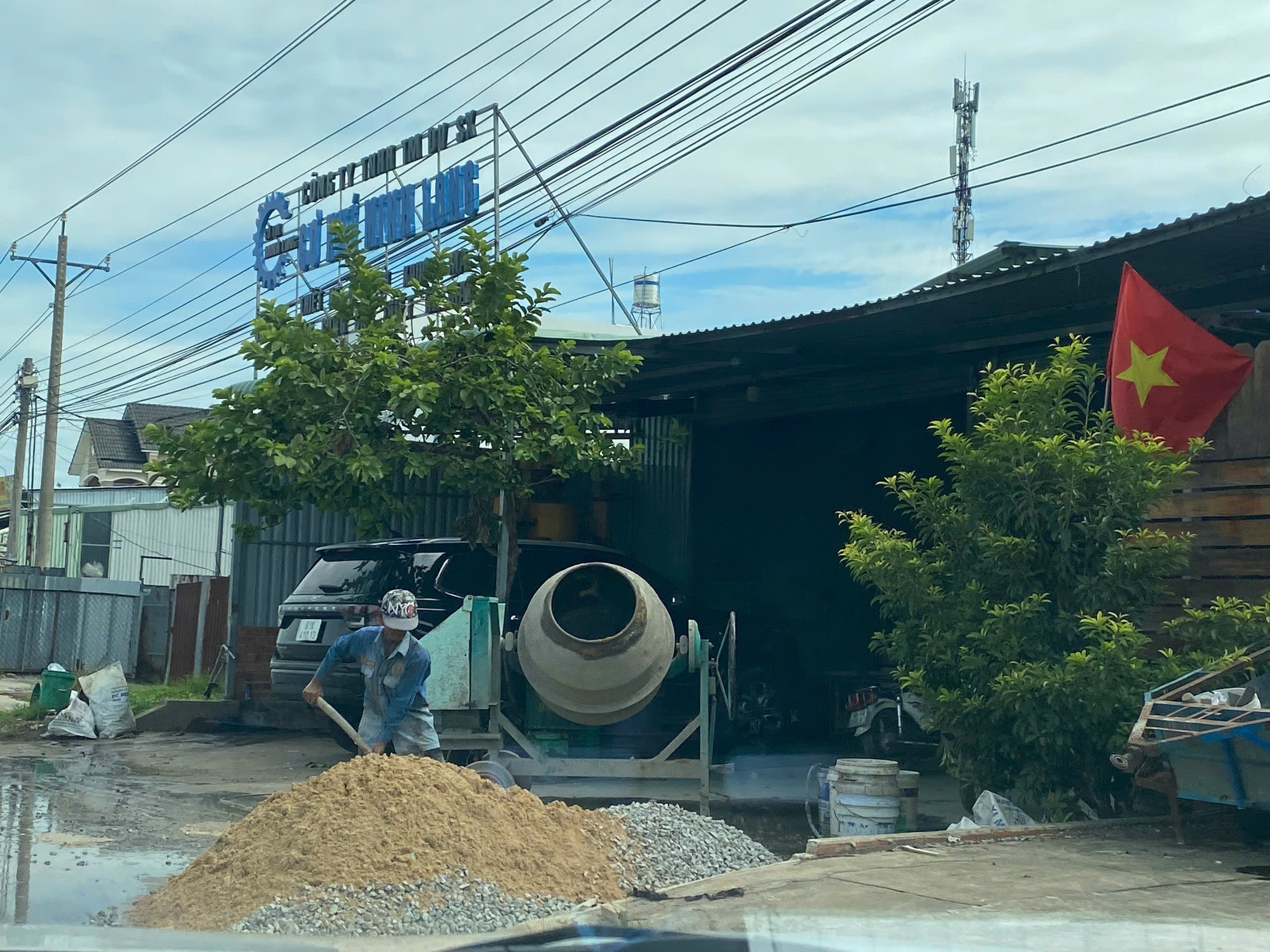 Outer view of gate 1.jpg